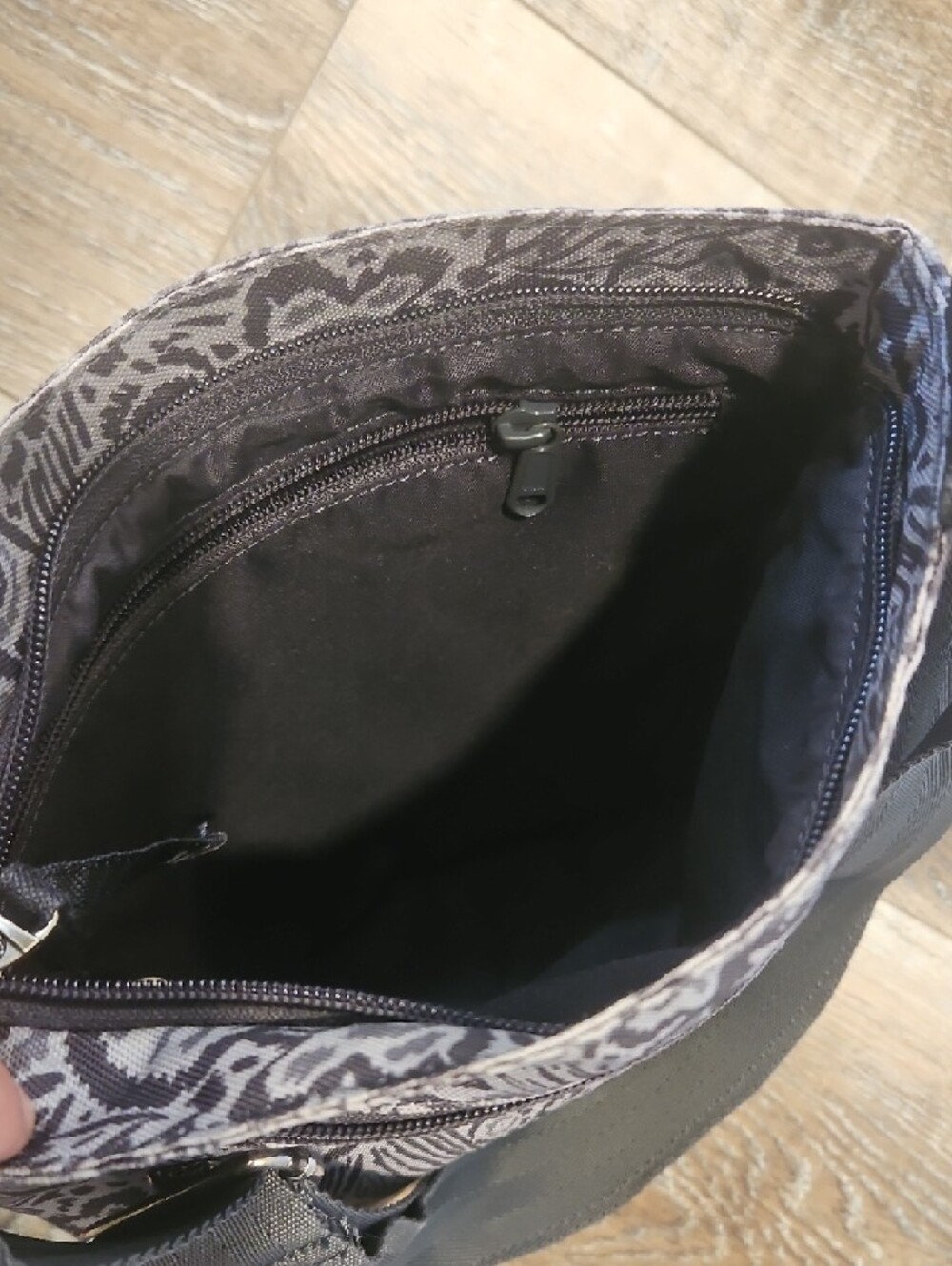 Dakine JoJo Gray Floral Crossbody Bag - Picture 4 of 6